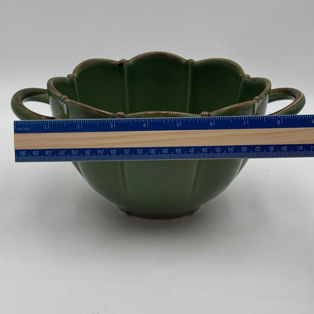 WH Made in Portugal Green Ceramic Scalloped Berry Bowl with Handles